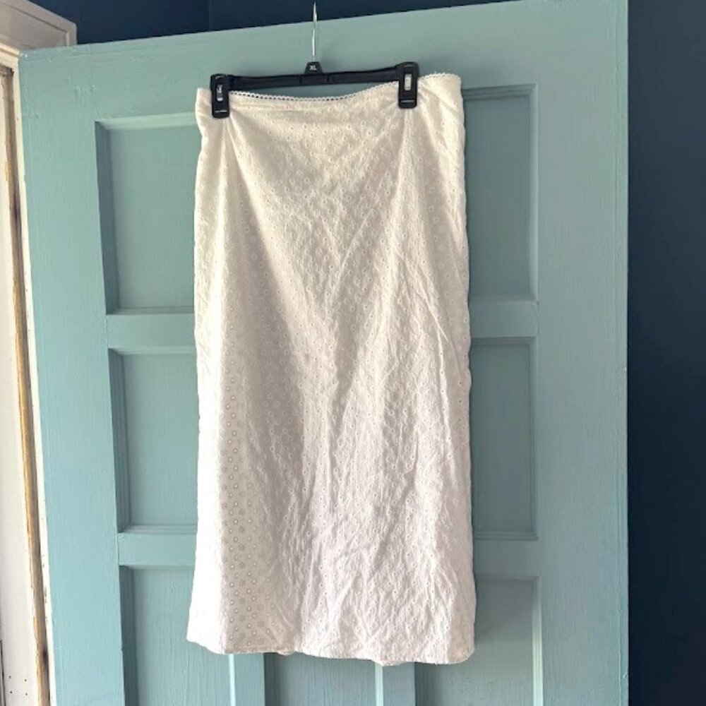 White pencil skirt